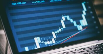 forex trading 351x185 - How to select online forex broker without being scammed